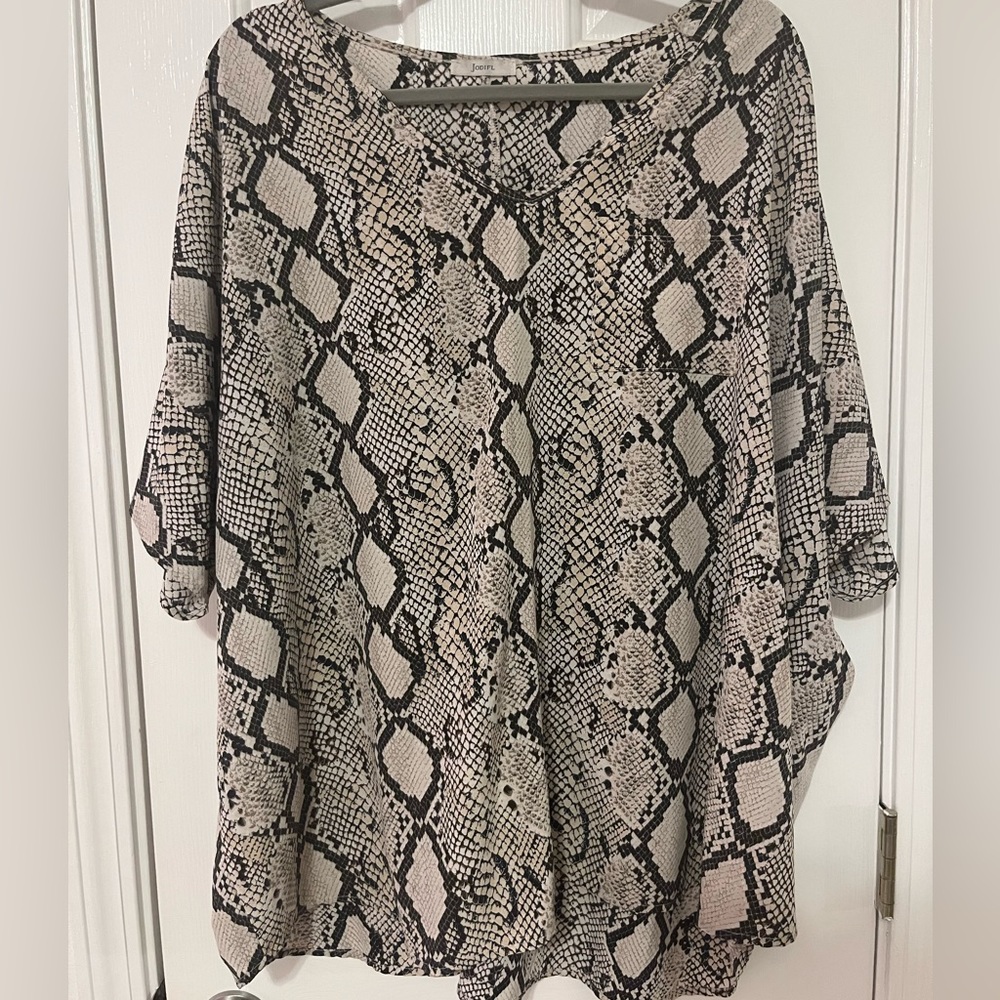 Snake print top